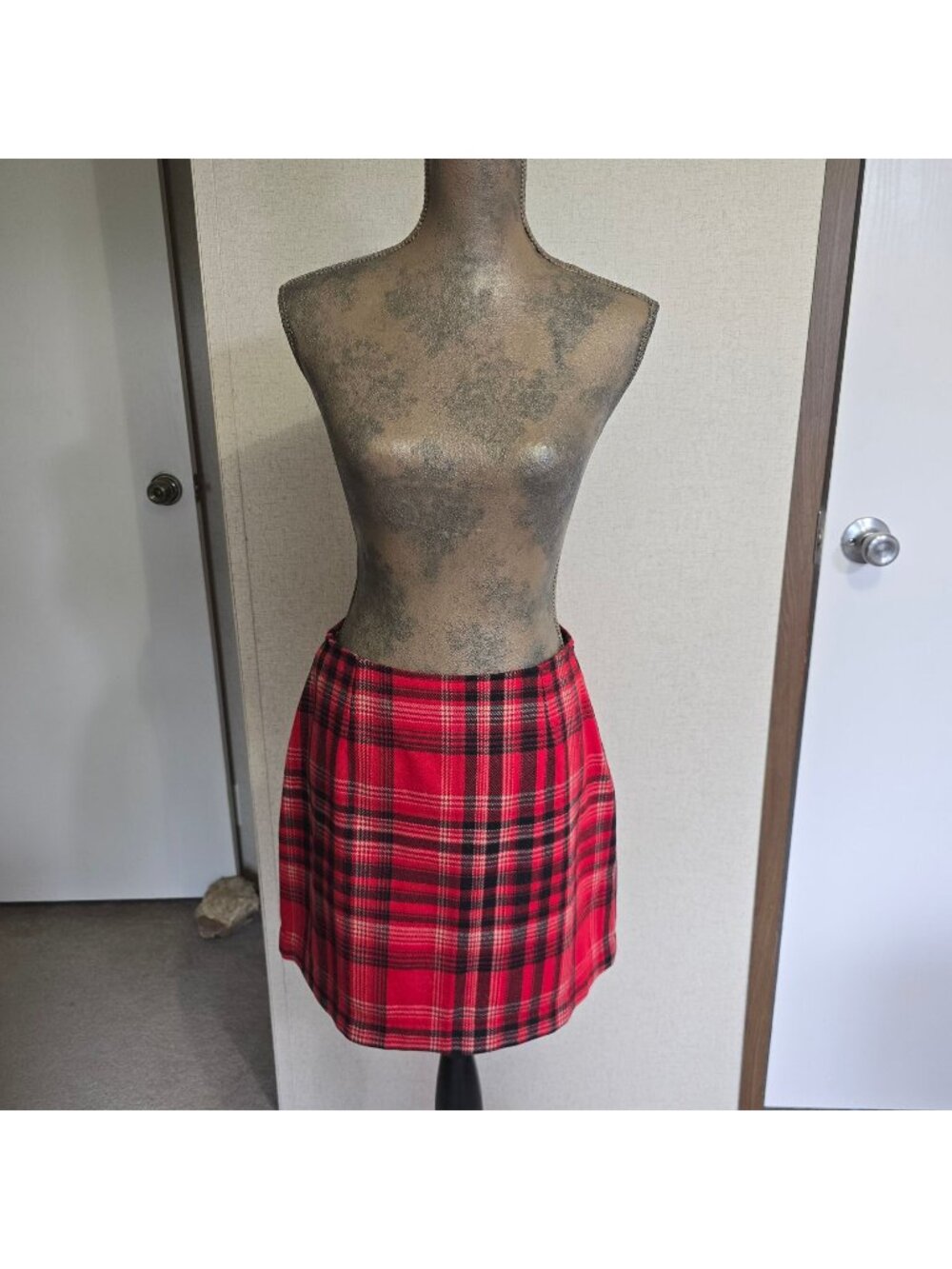 The Limited Y2K Skirt Size 6 Red Plaid Wool Blend Mini Academia Punk